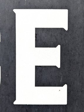 Sıkıntılı Durum Tipografisi ile Yazılan Sözcükler E Harfi Fidye Defteri Bulundu