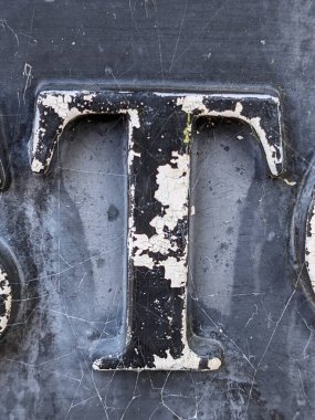 Sıkıntılı Durum Tipografisi ile Yazılan Kelimeler T Harfi Fidye Defteri Bulundu