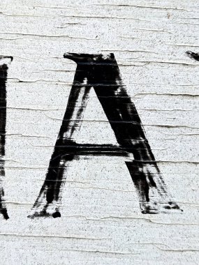 Sıkıntılı Durum Tipografisinde Yazılan Sözcükler Bir Harf Buldu