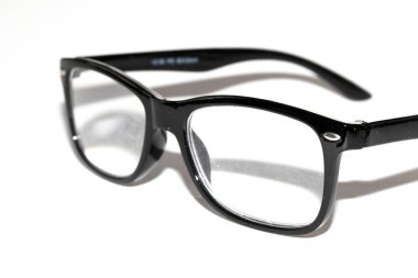 Beyaz Arkaplanda Siyah Göz Gözlüklerini Kapat