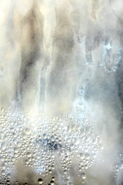 Su Yoğunlaşması Küçük Köpükler Bir Cam Pencere Nem Yakın