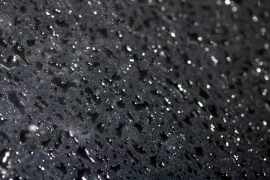 Camdan Metal Arkaplanda Yoğunlaştırılmış Yağmur Damlası Kabarcık Suyunu Kapat