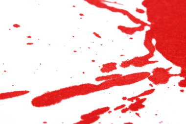 Beyaz Arkaplanda Kan Damlaları ve Damlalar