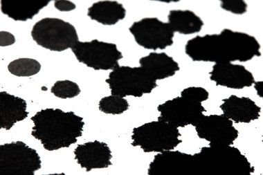 Siyah Dağınık Yaratıcı Mürekkep lekeleri, lekeler ve mürekkep lekeleri Beyaz Arkaplana Kapanıyor