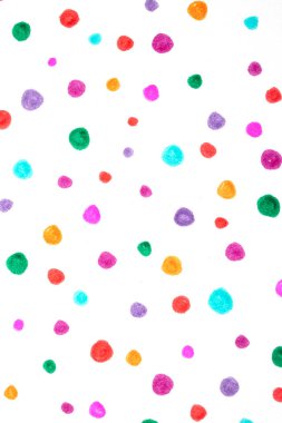 Polka Noktası Benekli Çember Çocuksu Keçeli Kalem Ucu Gökkuşağı Arkaplanında