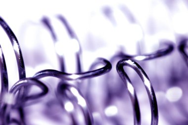 Metal Bobin Bahar Sarmalı 'nın Soyut Kapanışı Sanayi Mavi Arkaplan