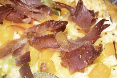 Doldurulmuş Nachos Yakın plan Eritilmiş Peynirli Jalapenos ve Biberli Pizza Tarzı