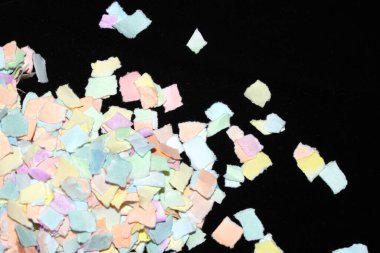 Yırtık Kağıt Tabaka Konfeti Renkli Hassas Soyut Doku Siyah Arkaplan