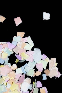 Yırtık Kağıt Tabaka Konfeti Renkli Hassas Soyut Doku Siyah Arkaplan