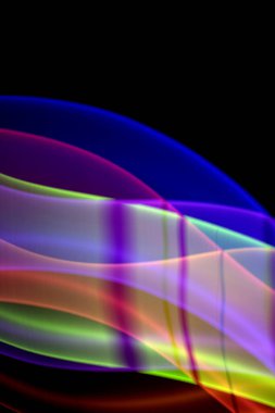 Siyah Arkaplanda Neon Gökkuşağı Işığı Soyut Çizgiler Girdap ve Dalgalar