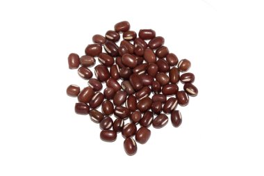 Kuru Fasulyenin Kapanışı Beyaz Arkaplanda Kırmızı Adzuki Mung