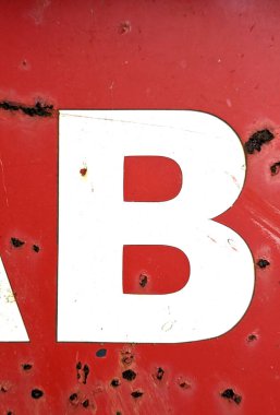 Sıkıntılı Durum Tipografisi ile Yazılan Sözcükler B Harfi Bulundu