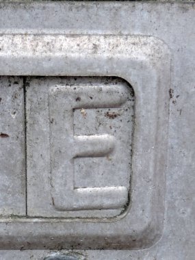 The Letter E on a Real Life Arkaplanı 