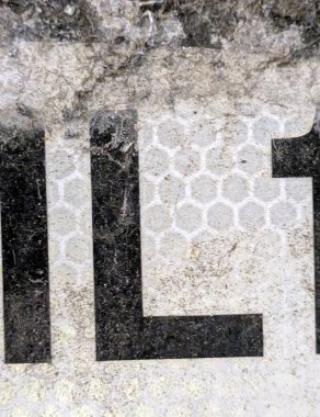 Sıkıntılı Durum Tipografisi ile Yazılan Sözcükler Bulundu L Harfi