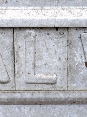 Sıkıntılı Durum Tipografisi ile Yazılan Sözcükler Bulundu L Harfi