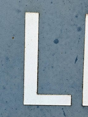 Sıkıntılı Durum Tipografisi ile Yazılan Sözcükler Bulundu L Harfi