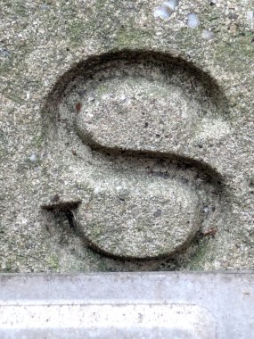 Sıkıntılı Durum Tipografisi ile Yazılan Sözcükler S Harfi Bulundu