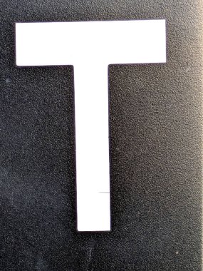 Sıkıntılı Durum Tipografisi ile Yazılan Kelimeler T Harfi Bulundu