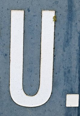 Sıkıntılı Durum Tipografisi ile Yazılan Sözcükler U Harfi Bulundu