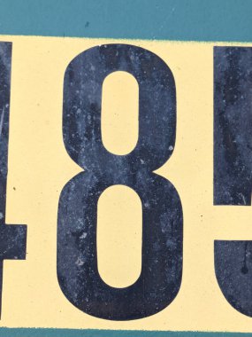 Sıkıntılı Durum Tipografisi 'nde Yazılı Sözcükler 8 Numara Bulundu