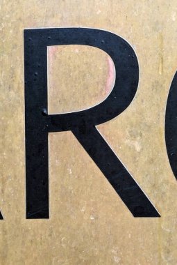 Sıkıntılı Durum Tipografisi ile Yazılan Kelimeler Fidye Mektubu R 'yi Buldu