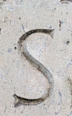 Sıkıntılı Durum Tipografisi ile Yazılan Sözcükler Fidye Harfi S Bulundu