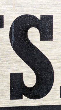 Sıkıntılı Durum Tipografisi ile Yazılan Sözcükler Fidye Harfi S Bulundu