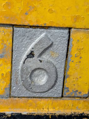 Sıkıntılı Durum Tipografisinde Yazılan Sözler Fidye Numarası 6 'yı Buldu