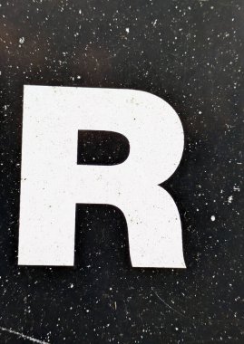 Sıkıntılı Durum Tipografisi ile Yazılan Kelimeler Fidye Mektubu R 'yi Buldu