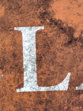 Sıkıntılı Durum Tipografisi ile Yazılan Sözcükler Bulundu L Harfi