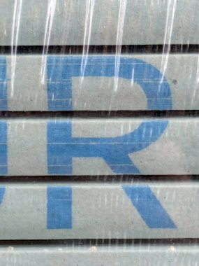 Sıkıntılı Durum Tipografisi ile Yazılan Kelimeler Fidye Mektubu R 'yi Buldu