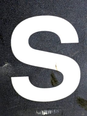 Sıkıntılı Durum Tipografisi ile Yazılan Sözcükler Fidye Harfi S Bulundu