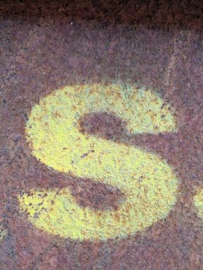 Sıkıntılı Durum Tipografisi ile Yazılan Sözcükler Fidye Harfi S Bulundu