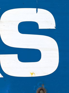 Sıkıntılı Durum Tipografisi ile Yazılan Sözcükler Fidye Harfi S Bulundu