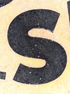 Sıkıntılı Durum Tipografisi ile Yazılan Sözcükler Fidye Harfi S Bulundu