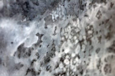 Soyut yoğunlaşma sisine yakın, uzayda ağır bulutlar gibi görünüyor.