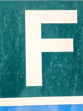 Sıkıntılı Durum Tipografisi ile Yazılan Kelimeler Fidye Harfi F bulundu