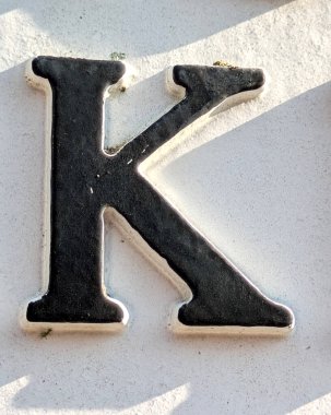 Sıkıntılı Durum Tipografisi ile Yazılan Sözcükler Fidye Harfi K Bulundu