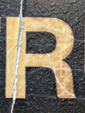 Sıkıntılı Durum Tipografisi ile Yazılan Kelimeler Fidye Mektubu R 'yi Buldu