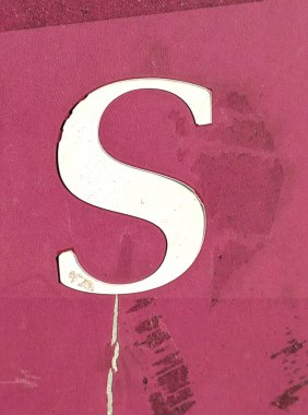 Sıkıntılı Durum Tipografisi ile Yazılan Sözcükler Fidye Harfi S Bulundu