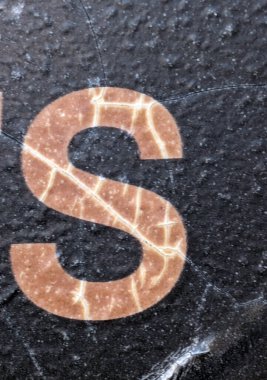 Sıkıntılı Durum Tipografisi ile Yazılan Sözcükler Fidye Harfi S Bulundu