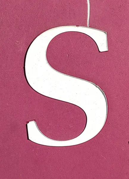 Sıkıntılı Durum Tipografisi ile Yazılan Sözcükler Fidye Harfi S Bulundu