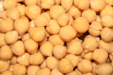 Elle kurutulan nohut çekirdeklerini kapatın.