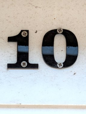 Sıkıntılı Durum Tipografisinde Yazılı Sözcükler 10 Numaralı Fidyeyi Buldu