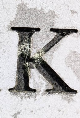 Sıkıntılı Durum Tipografisi ile Yazılan Sözcükler Fidye Harfi K Bulundu