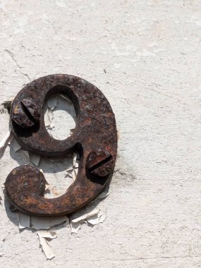 Sıkıntılı Durum Tipografisi ile Yazılan Sözler Fidye Numarası 9. Yazı Tipi Bulundu