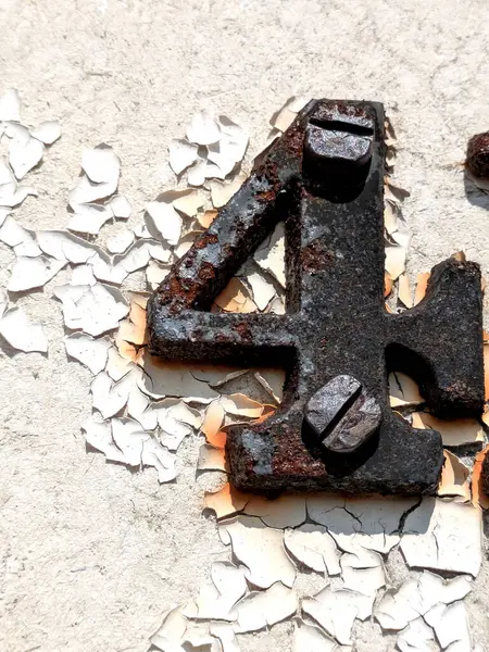 Sıkıntılı Durum Tipografisi ile Yazılan Sözcükler Ransom Yazı Tipi Numara 4 'ü Buldu