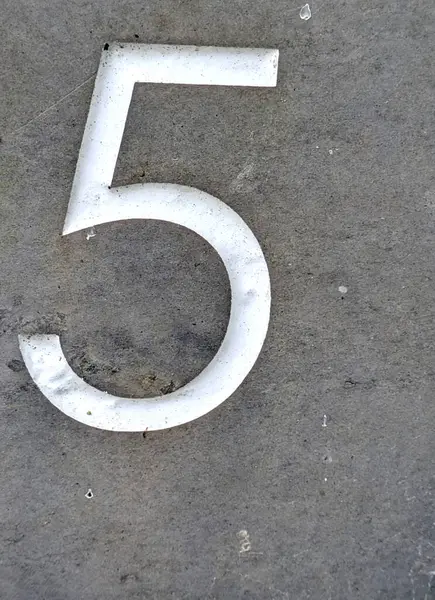 Sıkıntılı Durum Tipografisi ile Yazılan Sözler Fidye Numarası 5. Yazı Tipi Bulundu