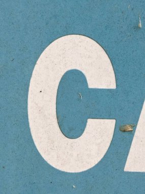 Sıkıntılı Durum Tipografisi ile Yazılan Sözcükler Ransom Yazı Tipi Harfi C bulundu