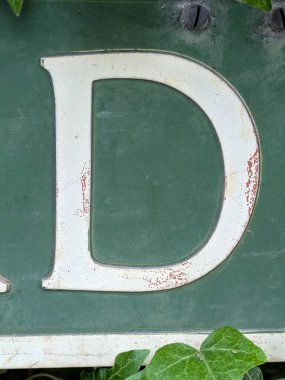 Sıkıntılı Durum Tipografisi ile Yazılan Kelimeler Ransom Yazı Tipi D Harfi Bulundu